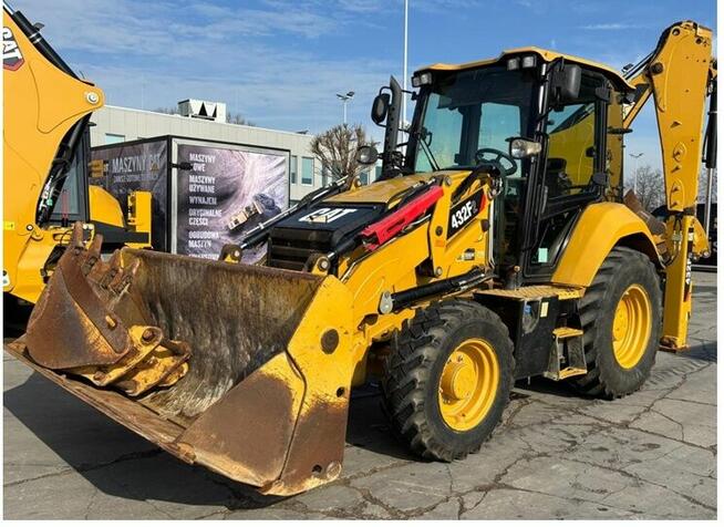 KOPARKO-ŁADOWARKA MARKI CATERPILLAR 432F2