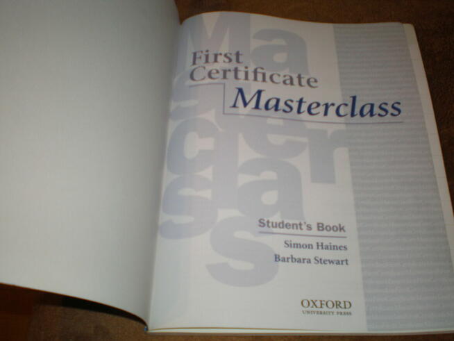 Sprzedam książkę do nauki języka angielskiego.