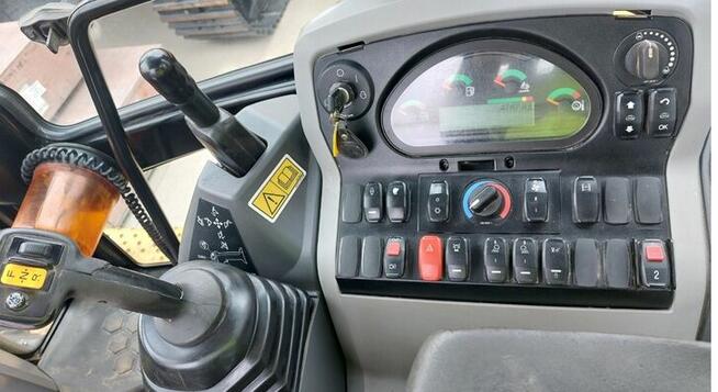 KOPARKO-ŁADOWARKA MARKI CATERPILLAR 432F2