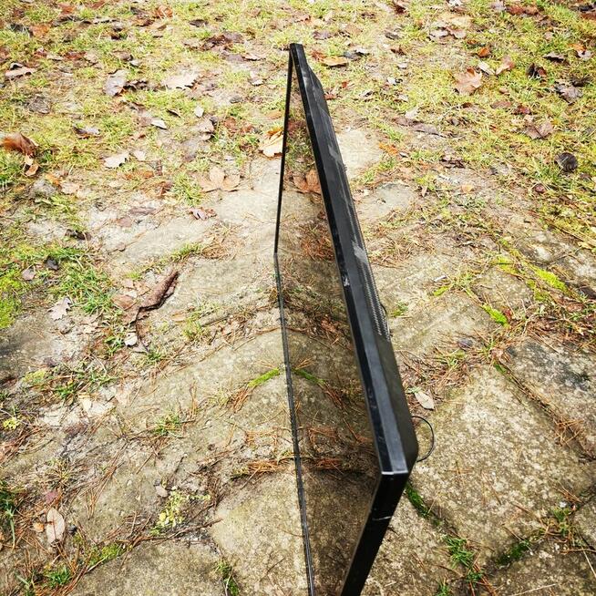 Sprzedam telewizor Telefunken 43cal Smart z wieszakiem i sto