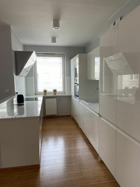 82 m 3 pokoje 2 łazienki garaż