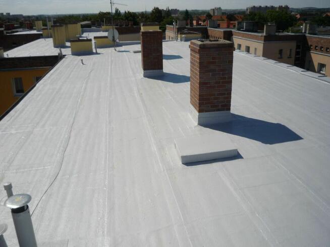 Uszczelnianie dachów z membran PVC, TPO, EPDM polimocznikiem