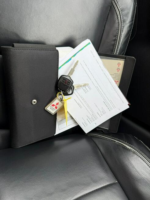 Mitsubishi Outlander 2.0KAT 150KM Kamera Skóra Klimatronic Zarejestrowany w Polsce Alu Hak!