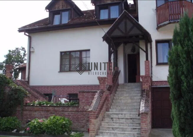 Dom wolnostojący na dużej działce