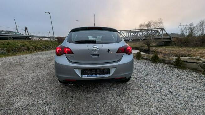 Opel Astra 1,4 benzyna 140 KM Cosmo