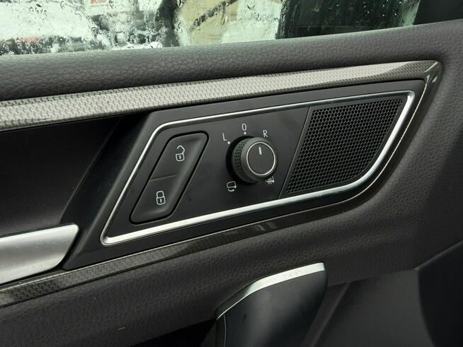 Volkswagen Golf Sportsvan Klimatronic 2-stref, PDC 2x, Kamera cofania, Navi, Tempomat aktywny