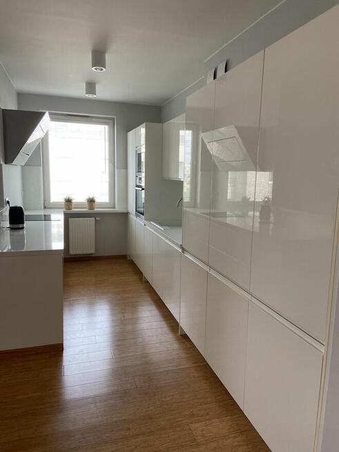 82 m 3 pokoje 2 łazienki garaż