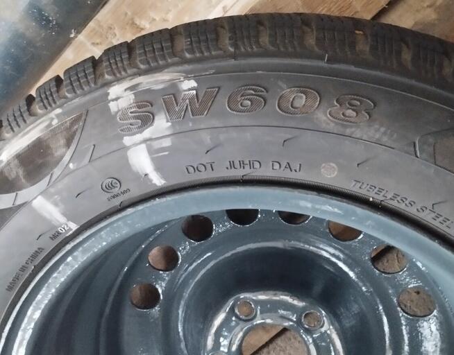 Sprzedam2 komplety kół zimowch