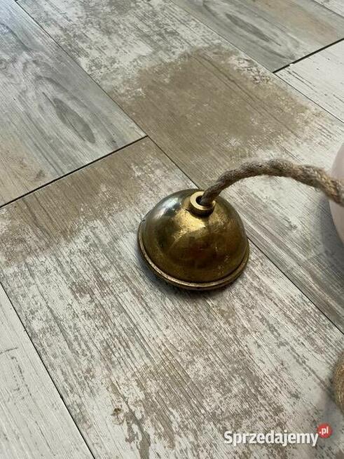 Stara lampa wisząca z kloszem