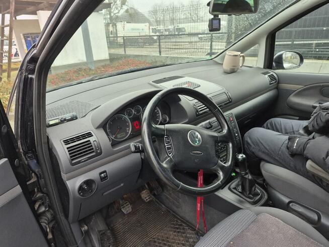 Na sprzedaż oferuję zadbany egzemplarz Volkswagena Sharana.