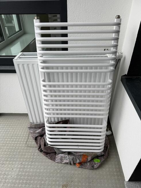 Grzejnik łazienkowy drabinkowy – biały – bardzo dobry stan