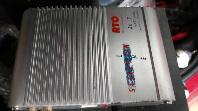 Dwie Tuby z wzmacniaczem oraz okablowaniem.