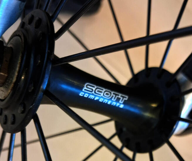 Duży rower szosowy Terk na Shimano Koła 28 Carbon