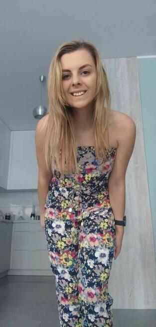 Długi kombinezon w kwiaty