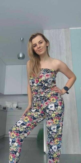 Długi kombinezon w kwiaty