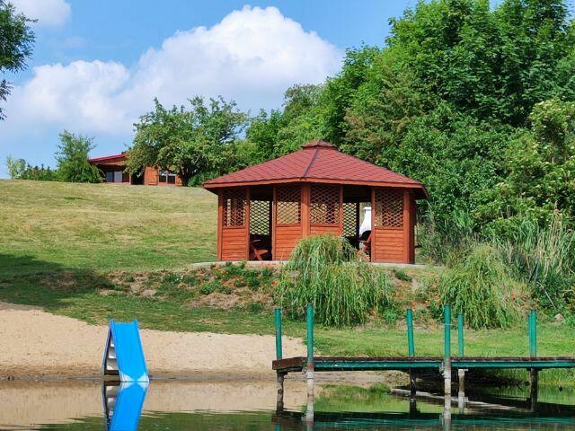 DOMKI NAD JEZIOREM SKULSK-STARY SAD