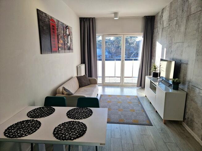 Jasne 3-pokojowe mieszkanie z dużym balkonem i garażem