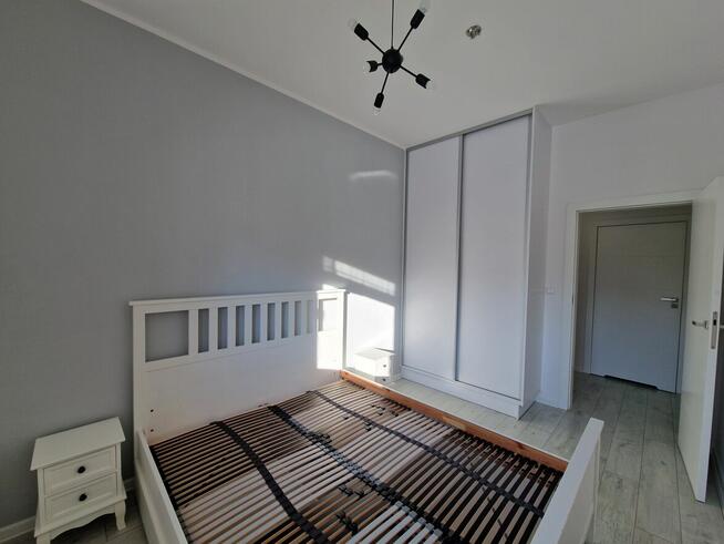 Jasne 3-pokojowe mieszkanie z dużym balkonem i garażem