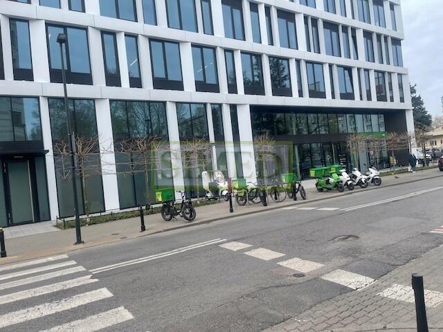 1 piętro,winda towarowa ,ochrona ,kamery,dostęp 24