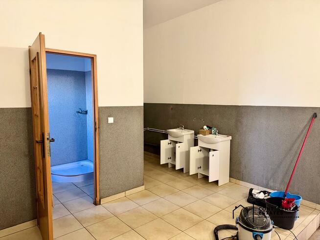 Hala 400 m² z biurem i showroomem | Wrocław