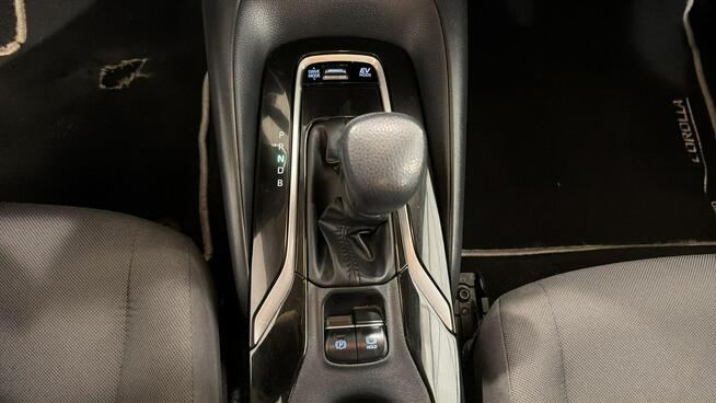 Toyota Corolla 1.8 Hybrid GPF Active sedan