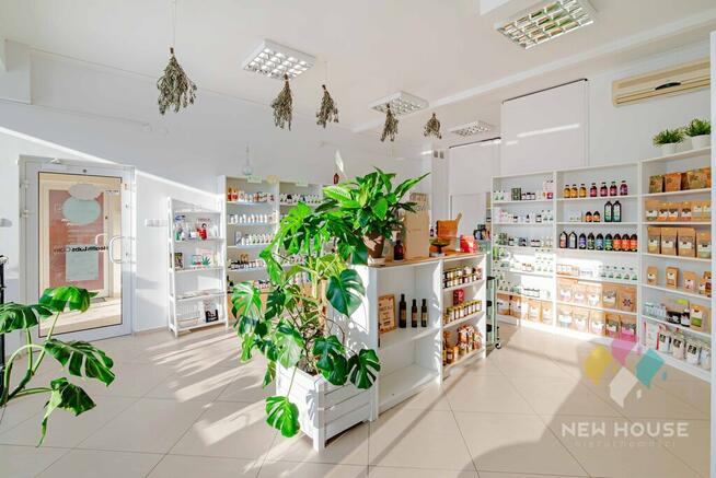 Atrakcyjny lokal przy Lidlu na Jarotach z witryną