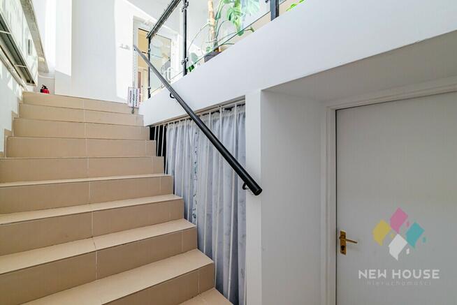 Atrakcyjny lokal przy Lidlu na Jarotach z witryną