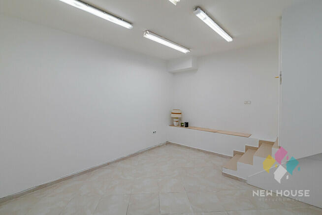 Atrakcyjny lokal przy Lidlu na Jarotach z witryną