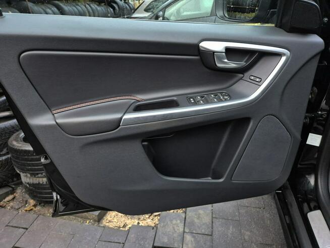 Volvo XC60 Ocean Race 2.0D 150km SKÓRA bixenon NAVI kamera SERWIS 2016