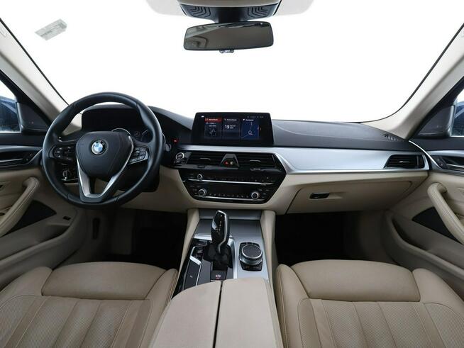 BMW 520 4x4 automat full LED skóra navi kamera i czujniki parkowania el. stero