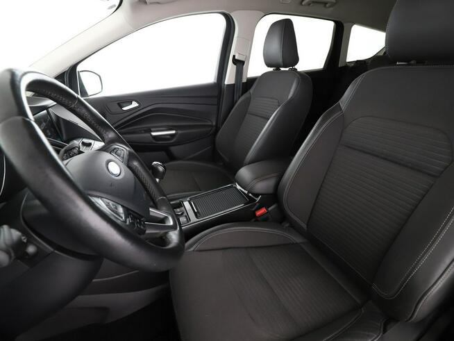 Ford Kuga półskóra klima auto navi grzane fotele kamera i czujniki parkowania