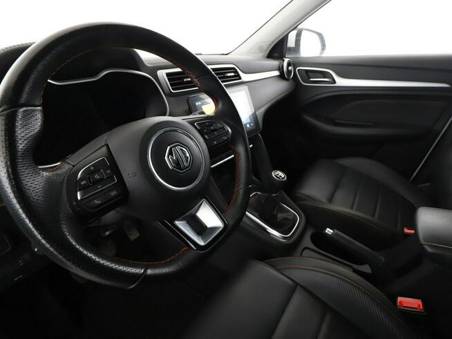 MG ZS 1.5 VTi Luxury Klimatyzacja Nawigacja Grzane Fotele Kamera PDC LED