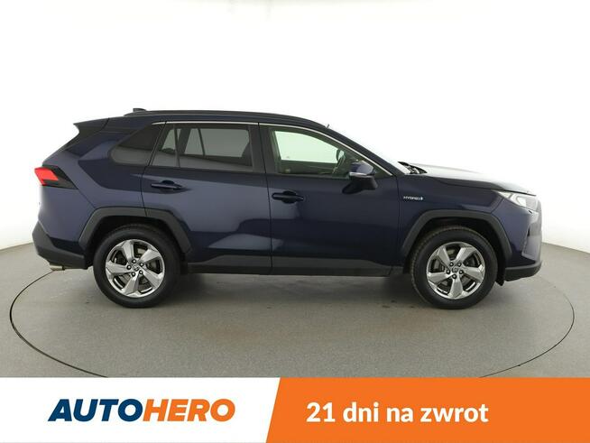 Toyota RAV-4 HEV automat kamera ACC grzane fotele navi LED