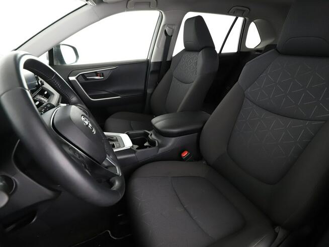 Toyota RAV-4 HEV automat kamera ACC grzane fotele navi LED