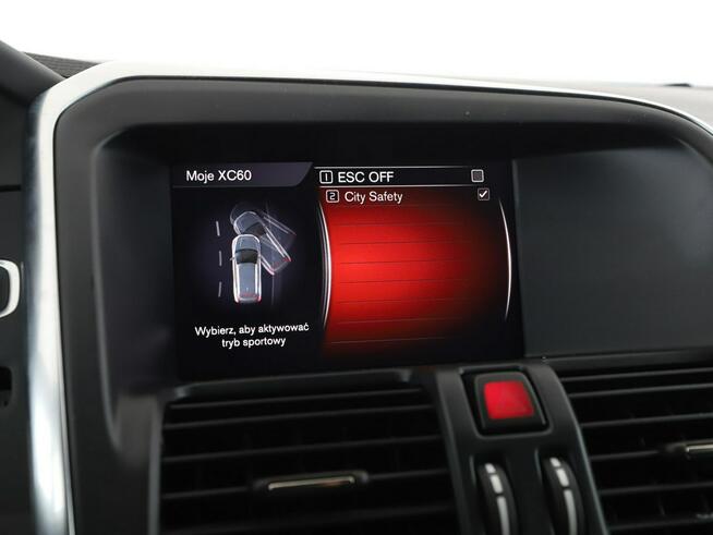 Volvo XC 60 FV23% Momentum skóra navi PDC grzane fotele tempomat hak
