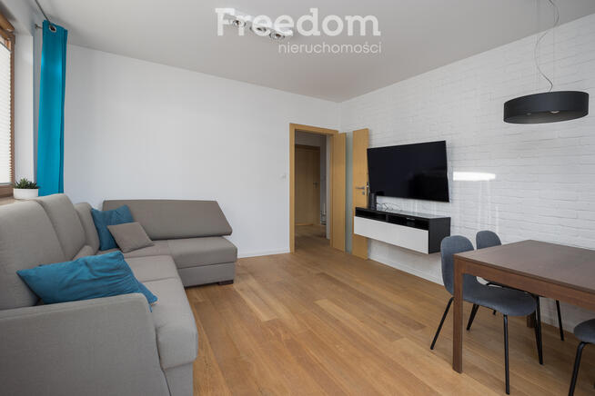 W cenie garaż i internet