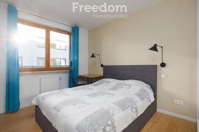 W cenie garaż i internet