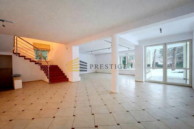 Przestronny dom do wynajęcia w Konstancinie.