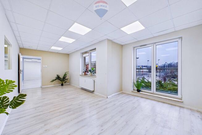 Na sprzedaż lokal usługowy, pow. 144,61 m²