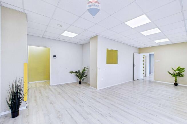 Na sprzedaż lokal usługowy, pow. 144,61 m²