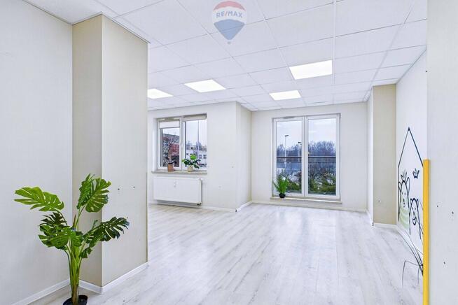 Na sprzedaż lokal usługowy, pow. 144,61 m²