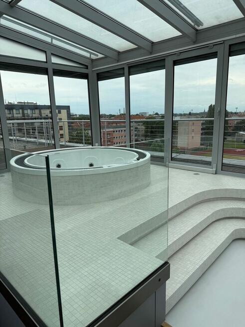 Luksusowy apartament z prywatnym tarasem i jacuzzi
