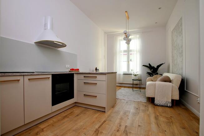 ścisłe centrum, kamienica, po kapitalnym remoncie