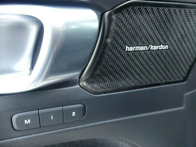 Volvo XC 40 XC40 T4 AWD R-Design Navi Kamera RfK Leder F. VAT23