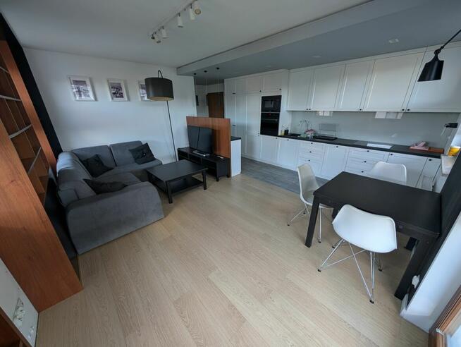 2 pokoje z halą garażową-zwierzęta mile widziane