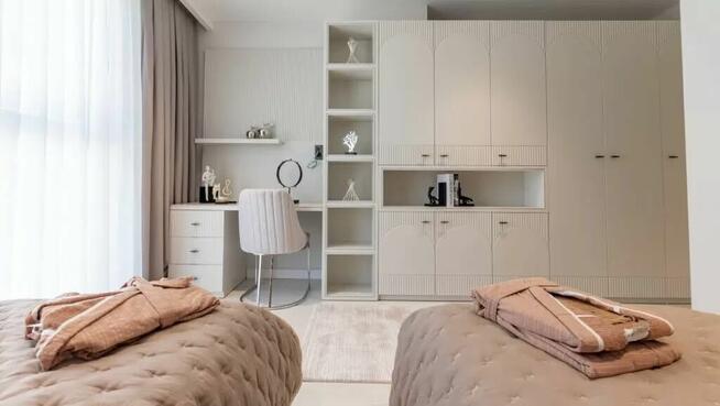 Apartament 2+1 z bezpośrednim zejściem do basenu!