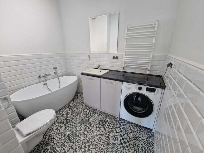 Jasne 3-pokojowe mieszkanie z dużym balkonem i garażem