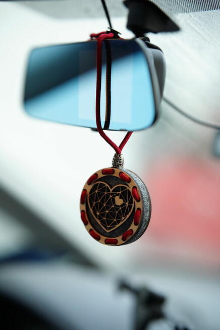 Wielorazowy Zapach Samochodowy – drewniana zawieszka