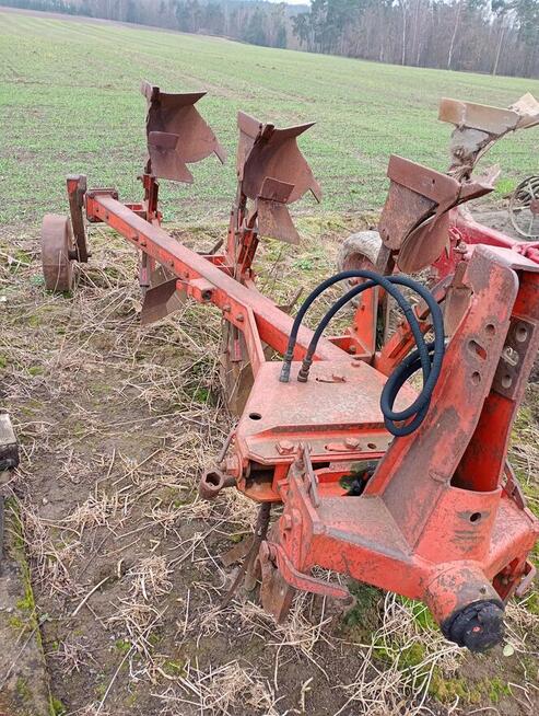 Pług Gregoire Besson 3 obrotowy