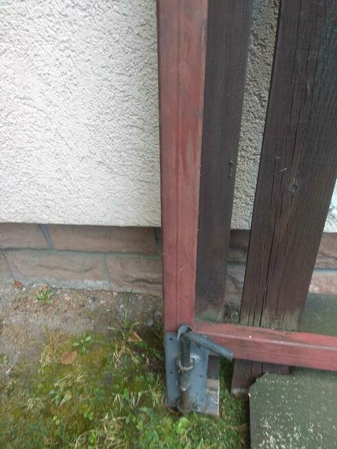 Stalowa brama wjazdowa z furtką z demontażu